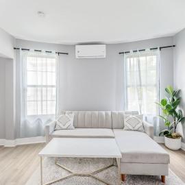 3 Bedrm Apt at Black Rock Suites