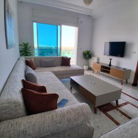 Luxury 1 bedroom apartment Lac 2, hotel in Al ‘Uwaynah