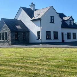 Fabulous 4 Bedroom House, Gateway to Connemara