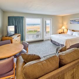 107 Ocean Picture Academy - Beachfront Condo - Pool Hot Tub & Full Kitchen
