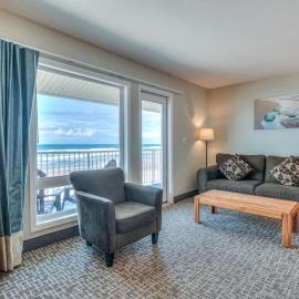 링컨 시티에 위치한 호텔 Oceanfront Suite - 2 Queen Beds - Beach Access - Pool and Hot Tub
