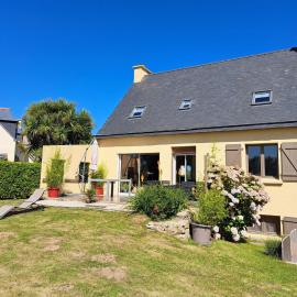 Holiday Home in France near Sandy Beaches – hotel w mieście Guissény