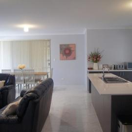 Spacious 4-Bedroom Baldivis Home - Sleeps 8、Baldivisのホテル
