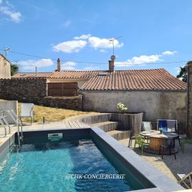 La Grange Gîte avec piscine proche Puy duFou