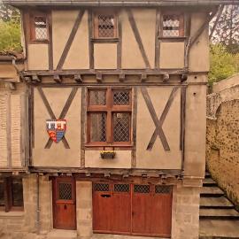 Gite medieval St Jacques, hotel in Parthenay