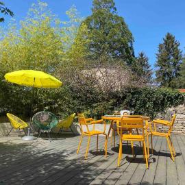 La maison bleue, hotel in Noyers
