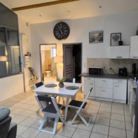 Appartement provençal, hotelli kohteessa Vedène
