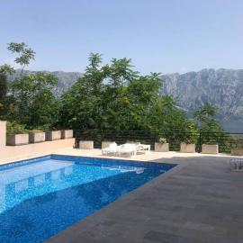 C3 kat, hotel v destinácii Prčanj