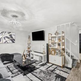 Hamaline Luxury Guest House, hotel in Chicago
