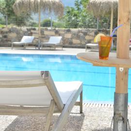 Blue Nest Hotel, hotelli kohteessa Tigaki