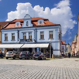 Hotel Zlatá Včela: Domažlice şehrinde bir otel
