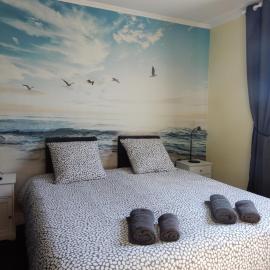 CAPRICES ENSOLEILLES 1 a 4 personnes 300 m plage avec vue 2 chambres petit dejeuner en option