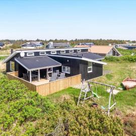 641-Hvide-Sande-Julianevej-13، فندق في Bjerregård