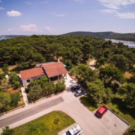 Apartment Rakić Pomer, hotel a Pomer