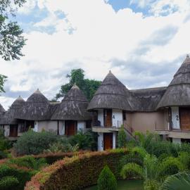 Forest Park Resort، فندق في Buloba