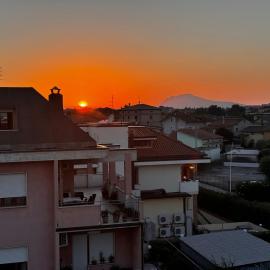 L'attico di Ella, tra mare e monti con vista bella