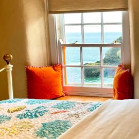 포틀로에 위치한 호텔 Just Opened. Romantic Clifftop Retreat