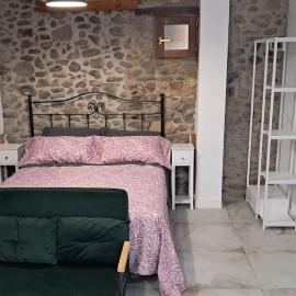 Casa Loma Lola