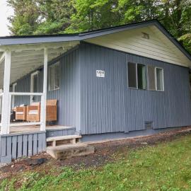 Wilderness West Resort Cabin 5, hotel in Colville
