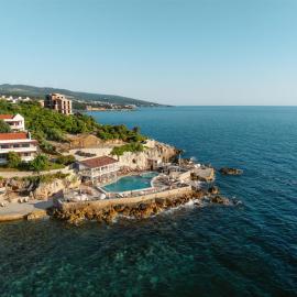 Radisson Resort Ruza Vjetrova، فندق في دوبرا فودا