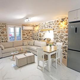 Elysian Stone Apartment I, hôtel à Litochoro