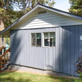 Wilderness West Resort Cabin 2, hotel in Colville