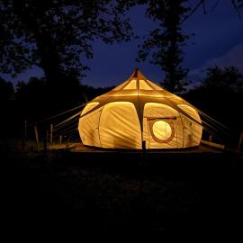 Nuit astrale en pleine nature, hotel in Solignac