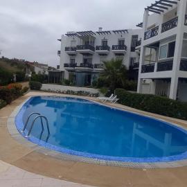 Vue Mer & Sérénité, Appartement Chic avec Piscine à Dar Bouazza