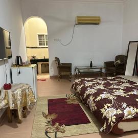 Simple Beach Stay 100m to Dahariz Beach Salalah, Hotel in Salala