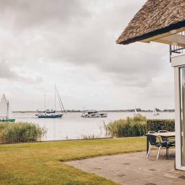 Lake Villa in Heeg for 6 Guests with Panoramic View of the Heegermeer & Private Dock