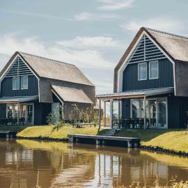 Luxury Waterfront Villa in Heeg for 6 Guests with Sauna & Private Dock on the Heegermeer