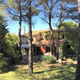 Casa-Amanda pinede piscine privée calme absolu, hotel em Mimet