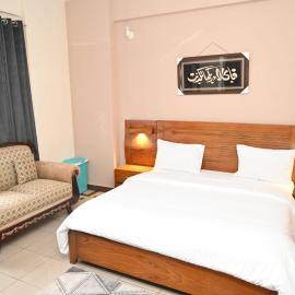 KMU Guest House, hotel in Peshawar