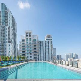 High-Rise Luxury Condo in Downtown Miami with Ocean Views