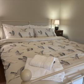 Spacious Family Friendly 3-Bed with private Courtyard Walk to Cognac Centre, khách sạn ở Cognac