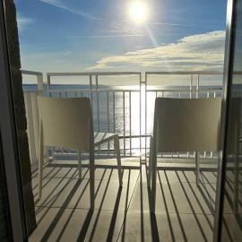 Les Roches Blanches T2 piscine et vue mer