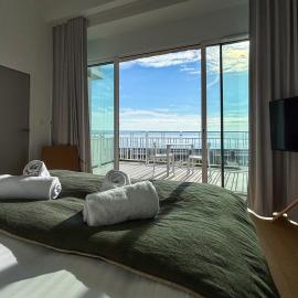 Le castel T2 piscine et vue mer plage