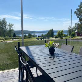 Brand new cottage with sea view, hotel in Arnäsvall