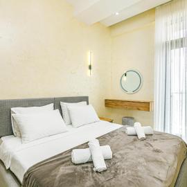 Sea Breeze Luxury Apartment with swimming pool