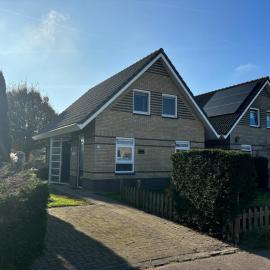 Bungalow Ijsselmeer, hotel in Medemblik