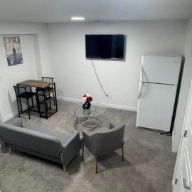 The Nesting Cove, hotel v mestu Airdrie