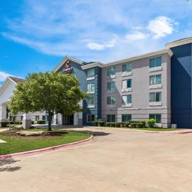 Comfort Suites Austin Airport, hotelli kohteessa Austin