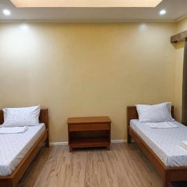 Marrietas Hotel and Restaurant, hotel in Bugasong