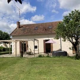 Maison du bonheur SPA, Hotel in Neuvic