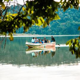Lake Whispering Home - Bathtub - Breakfast - Lake Path