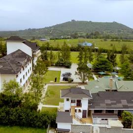 Aberdare Juniper Green Gardens Resort, מלון בMweiga