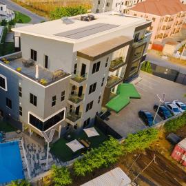 The Cove Apartments, מלון באבוג'ה