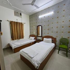 Lucky guest house, hotel v destinácii Bodh Gaya