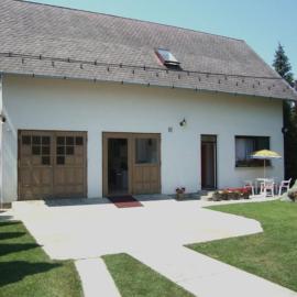 VUCA medencés, klimatizált Apartmanház, hótel í Balatonboglár