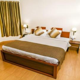 Hotel Shree Krishna Jungle Resort, hotel di Khajurāho
